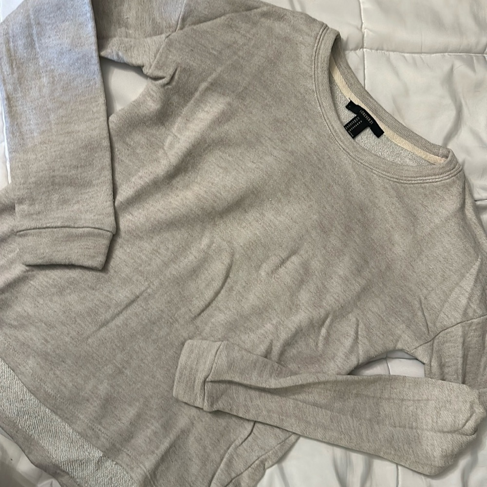 Forever 21 tan/grey crew neck